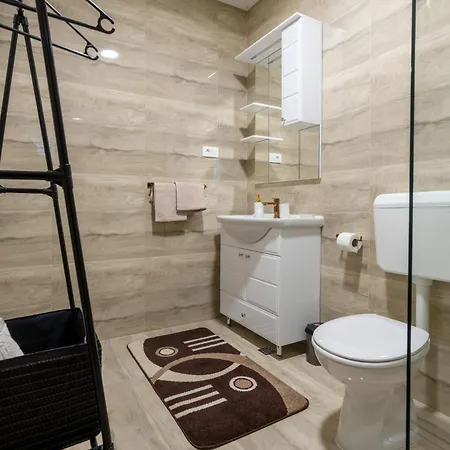 Villa Nadalina, Cista Provo