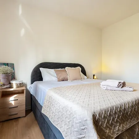 Nadalina, Cista Provo