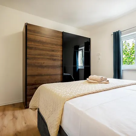 Villa Nadalina, Cista Provo *