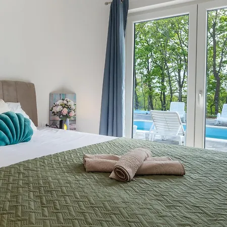 Nadalina, Cista Provo