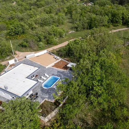 Nadalina, Cista Provo *